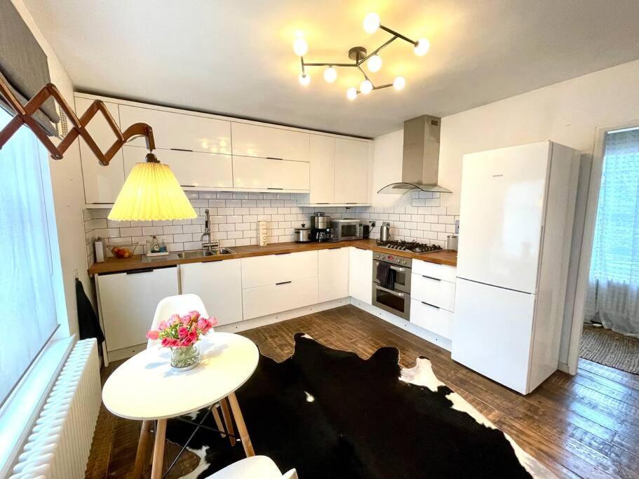 Gorgeous 2 Bedroom Apartment Edge Of Cabot Circus Bristol Kültér fotó